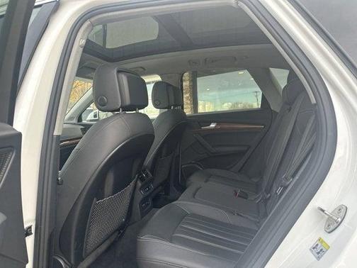 2023 Audi Q5 45 S line Premium Plus