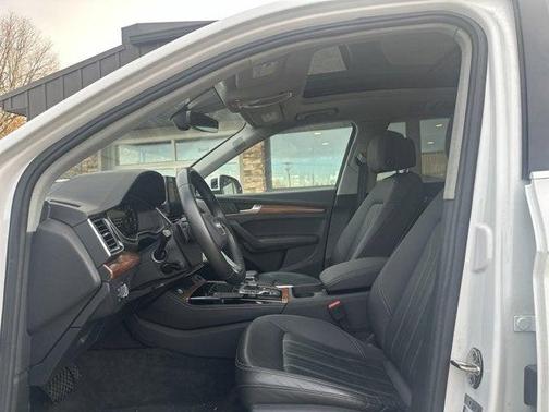 2023 Audi Q5 45 S line Premium Plus