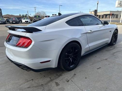 Oxford White 2022 Ford Mustang GT Premium