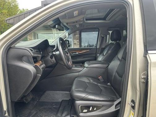 Silver Coast Metallic 2017 Cadillac Escalade Luxury