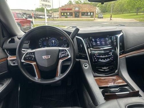 Silver Coast Metallic 2017 Cadillac Escalade Luxury