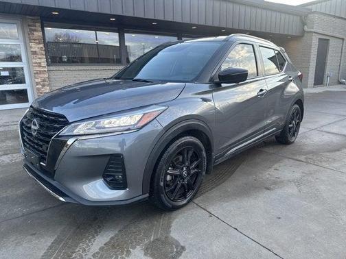 2023 Nissan Kicks SR