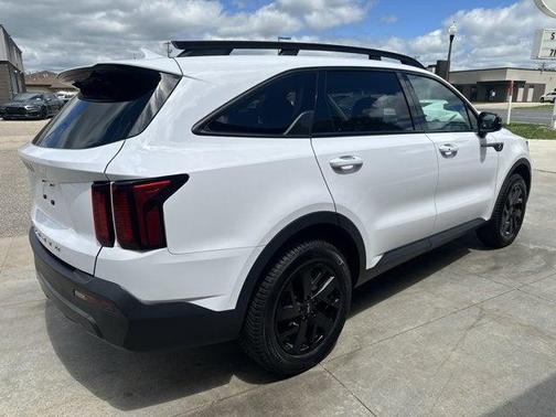 Glacial White Pearl 2022 Kia Sorento S