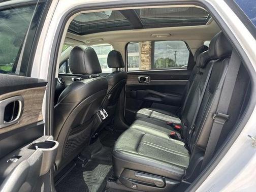Glacial White Pearl 2022 Kia Sorento S