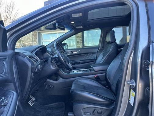 2021 Ford Edge ST