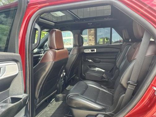 Rapid Red Metallic Tinted Clearcoat 2023 Ford Explorer Platinum