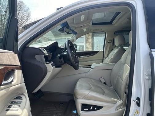 Crystal White Tricoat 2016 Cadillac Escalade Premium