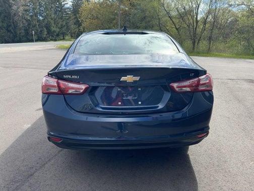 2022 Chevrolet Malibu FWD LT