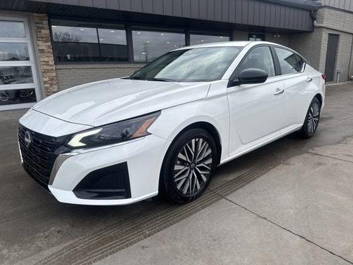 2025 Nissan Altima SV FWD