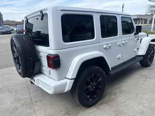 Bright White Clearcoat 2020 Jeep Wrangler Unlimited Sahara