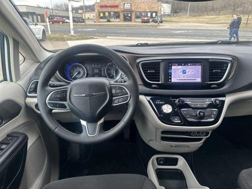 Bright White Clearcoat 2024 Chrysler Voyager LX