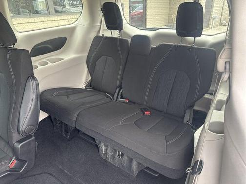 Bright White Clearcoat 2024 Chrysler Voyager LX