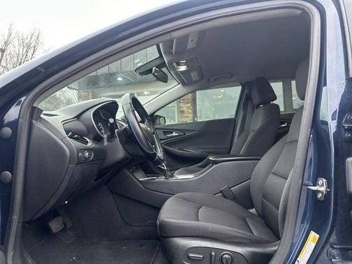 2022 Chevrolet Malibu FWD LT