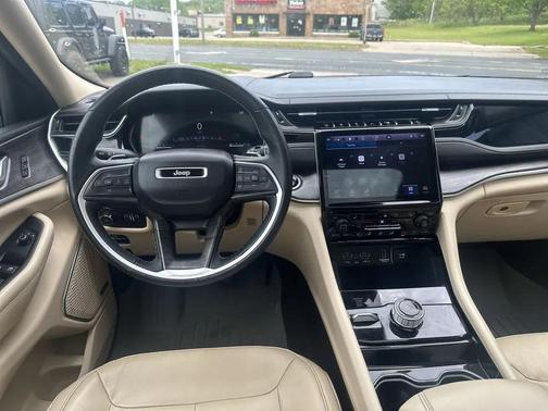 Bright White Clearcoat 2022 Jeep Grand Cherokee L Limited