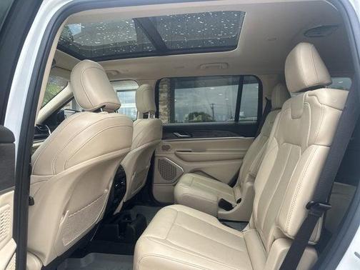 Bright White Clearcoat 2022 Jeep Grand Cherokee L Limited