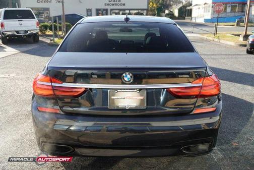 2018 BMW 740 i
