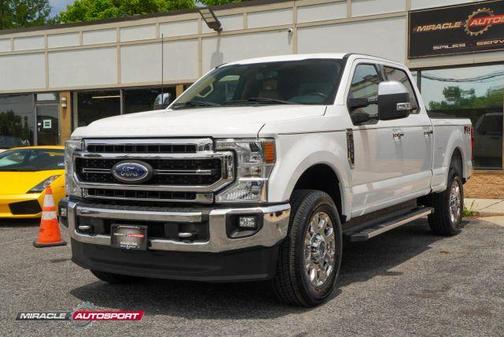 Oxford White 2022 Ford F-350 Lariat Super Duty