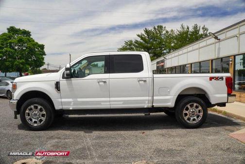 Oxford White 2022 Ford F-350 Lariat Super Duty