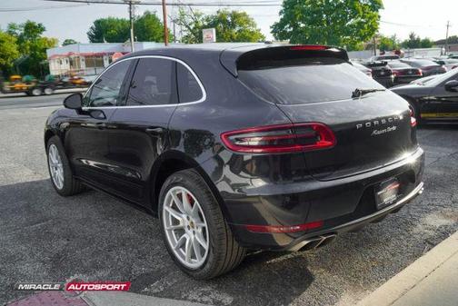 2017 Porsche Macan Turbo