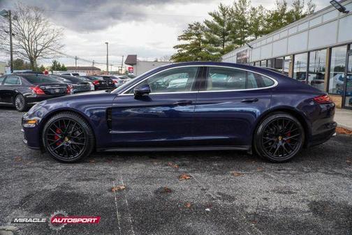 2017 Porsche Panamera 4S