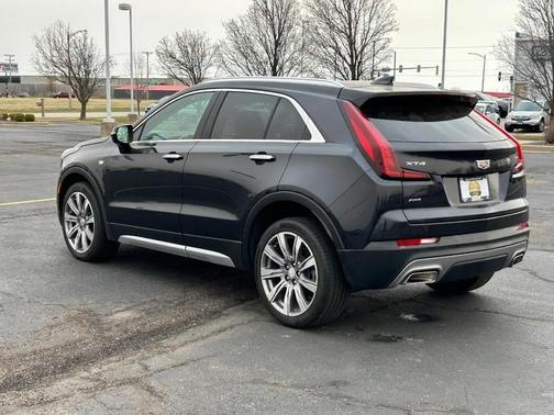 2023 Cadillac XT4 Premium Luxury