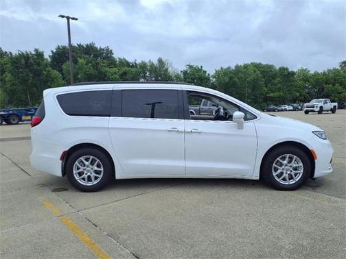 2022 Chrysler Pacifica Touring-L