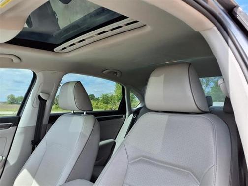 2018 Volkswagen Passat 2.0T SE