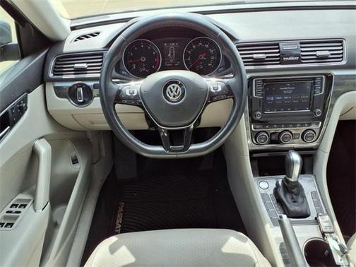 2018 Volkswagen Passat 2.0T SE