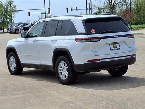 2022 Jeep Grand Cherokee Laredo