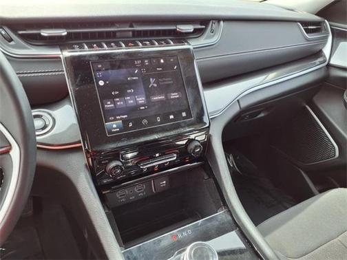 2022 Jeep Grand Cherokee Laredo