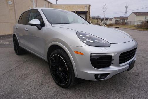 2017 Porsche Cayenne Platinum Edition