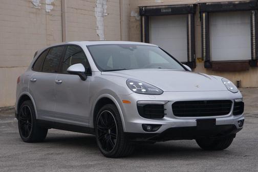2017 Porsche Cayenne Platinum Edition