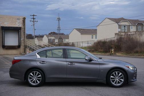 2015 INFINITI Q50 Premium