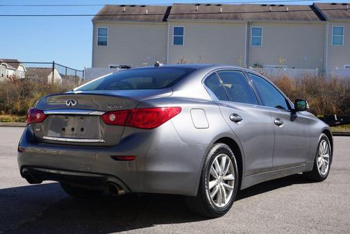 2015 INFINITI Q50 Base