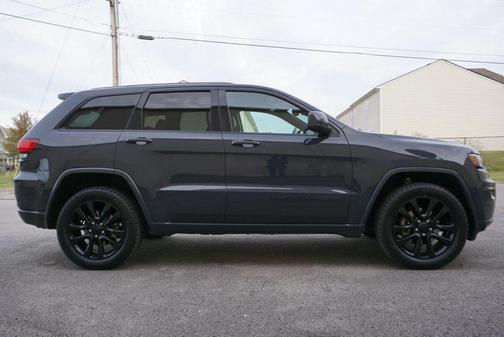 2017 Jeep Grand Cherokee Altitude