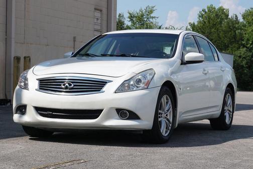 2015 INFINITI Q40 Base