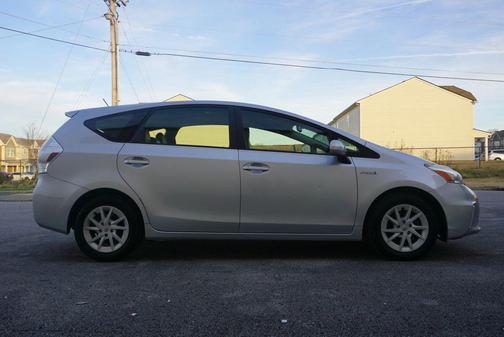 2013 Toyota Prius v Three