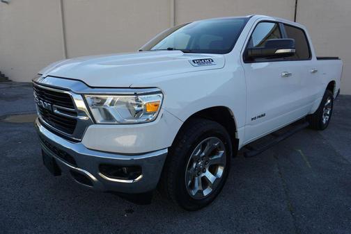 Bright White Clearcoat 2019 RAM 1500 Big Horn