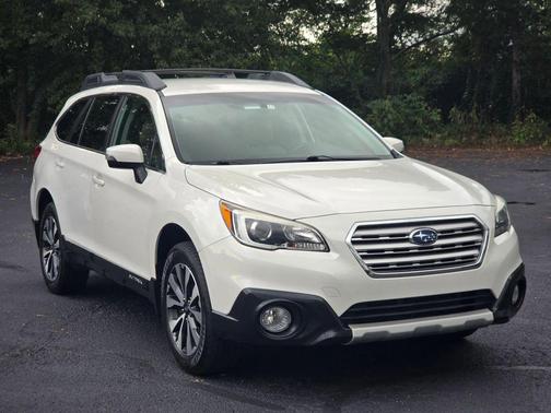 White 2015 Subaru Outback 2.5i Limited