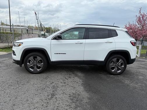 2022 Jeep Compass Latitude Lux 4x4