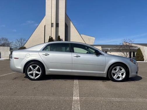 2011 Chevrolet Malibu LS