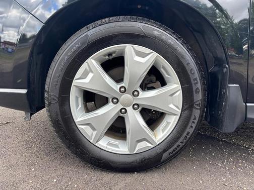 Crystal Black Silica 2015 Subaru Forester 2.5i Premium