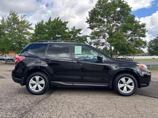 Crystal Black Silica 2015 Subaru Forester 2.5i Premium