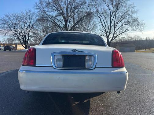2002 Lincoln Town Car Cartier