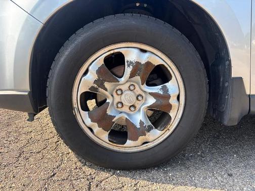 Ice Silver Metallic 2014 Subaru Forester 2.5i