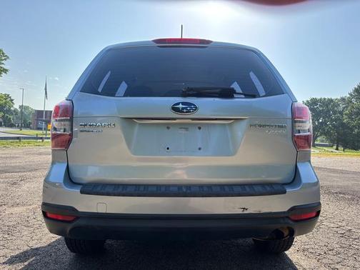Ice Silver Metallic 2014 Subaru Forester 2.5i