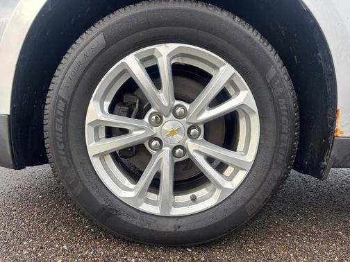 Silver Ice Metallic 2016 Chevrolet Equinox LT