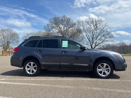 Carbide Gray Metallic 2014 Subaru Outback 2.5i Premium