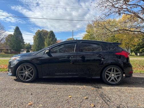 2018 Ford Focus ST Base