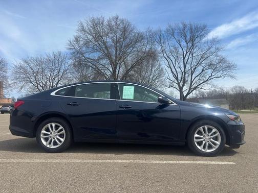 Blue Velvet Metallic 2018 Chevrolet Malibu LT